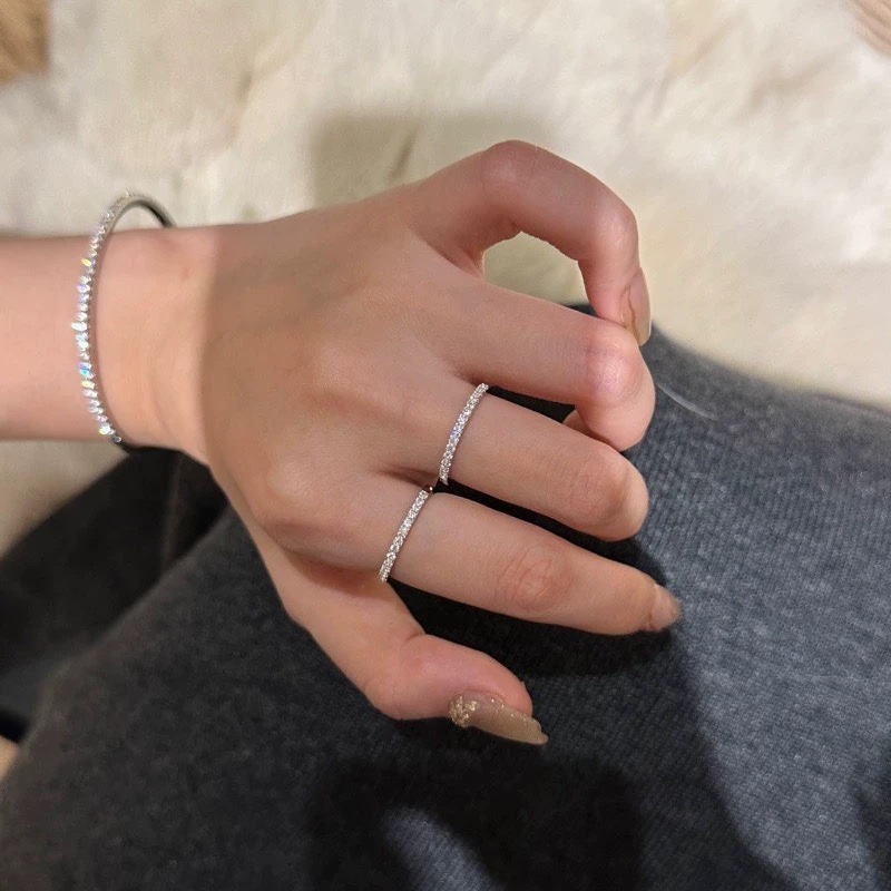 
A1295 👄格拉夫 半排钻 戒指 简约百搭 不褪色不过敏 进口S925纯银材质 潮流单品  678码