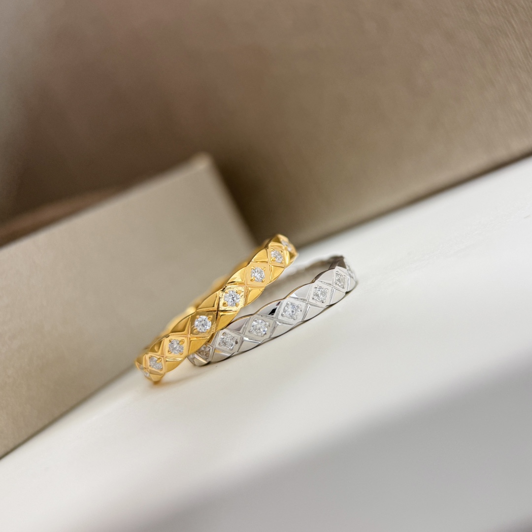 【精工版本】香奈儿戒指💍明星最爱的最窄版 菱格 半钻 戒指。永恒经典的菱格纹戒指图案，厚金电镀层 打造令