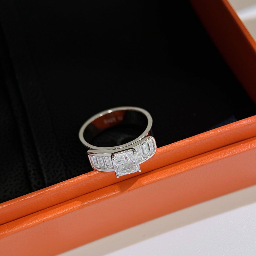 
A3265  👑【仿真钻】H家 新款 方钻 戒指💍市面上最高版本 ✨独家进口925纯银顶级原版品质 全