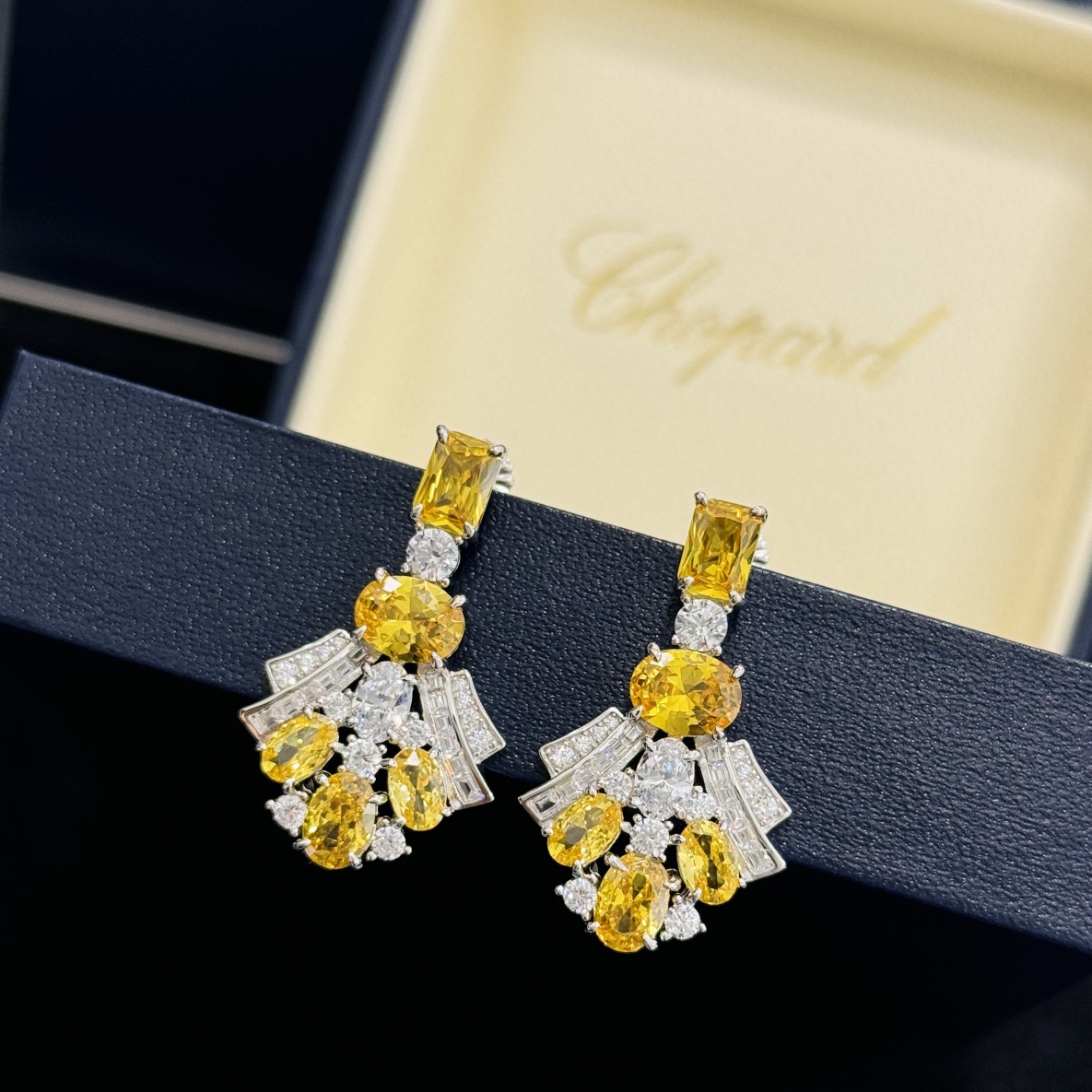 Серьги камни бриллиант A0949