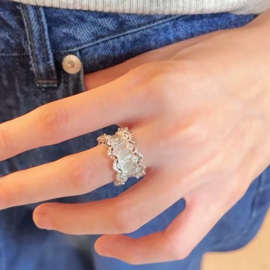   
A4689👑独立设计师款 火爆🎉时尚圈 精致 波浪形 中古风 拉丝戒指💍 高端定制925纯银微镶顶