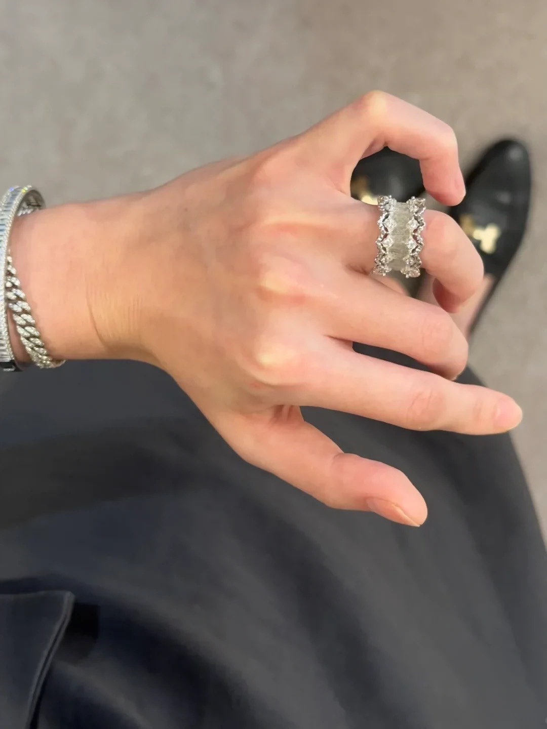   
A4689👑独立设计师款 火爆🎉时尚圈 精致 波浪形 中古风 拉丝戒指💍 高端定制925纯银微镶顶
