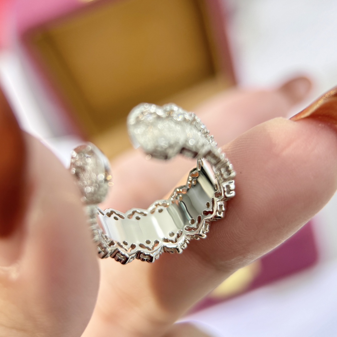   
A4689👑独立设计师款 火爆🎉时尚圈 精致 波浪形 中古风 拉丝戒指💍 高端定制925纯银微镶顶