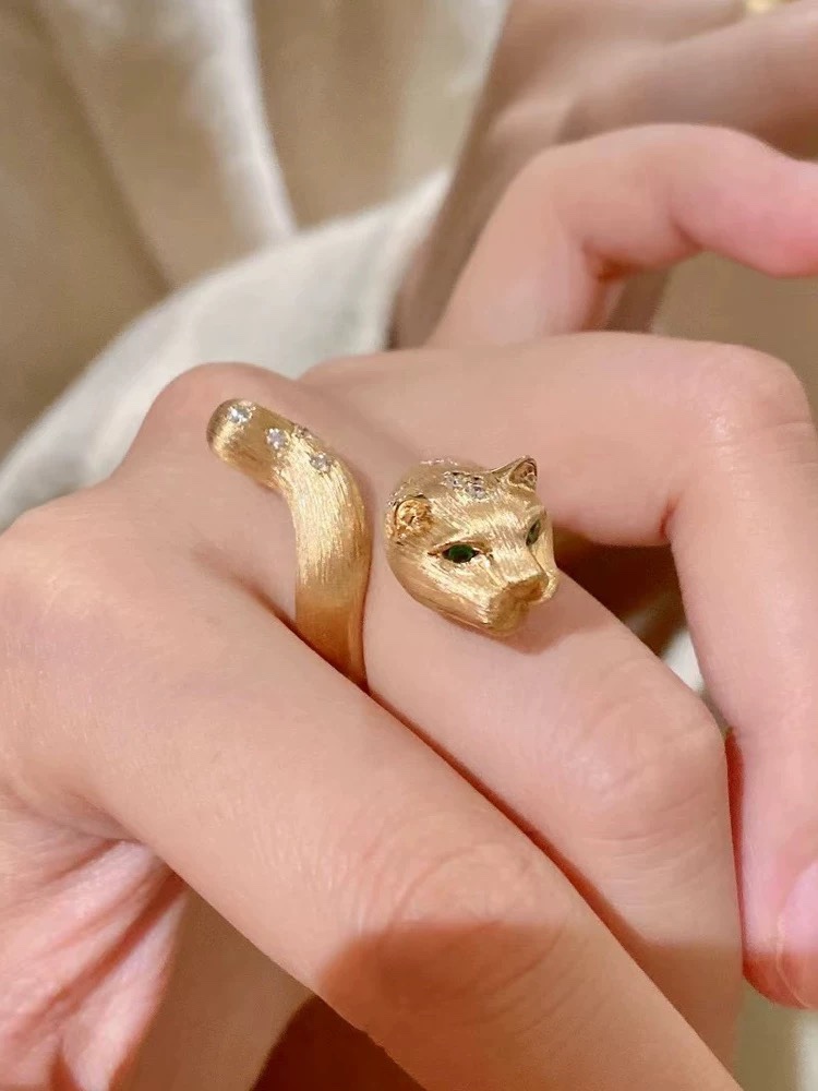  
A4669 👑🐆富爆美  拉丝 黄金豹头 戒指 猎豹高级珠宝   ✨超级重工 华丽 ❤️“霸气十足的