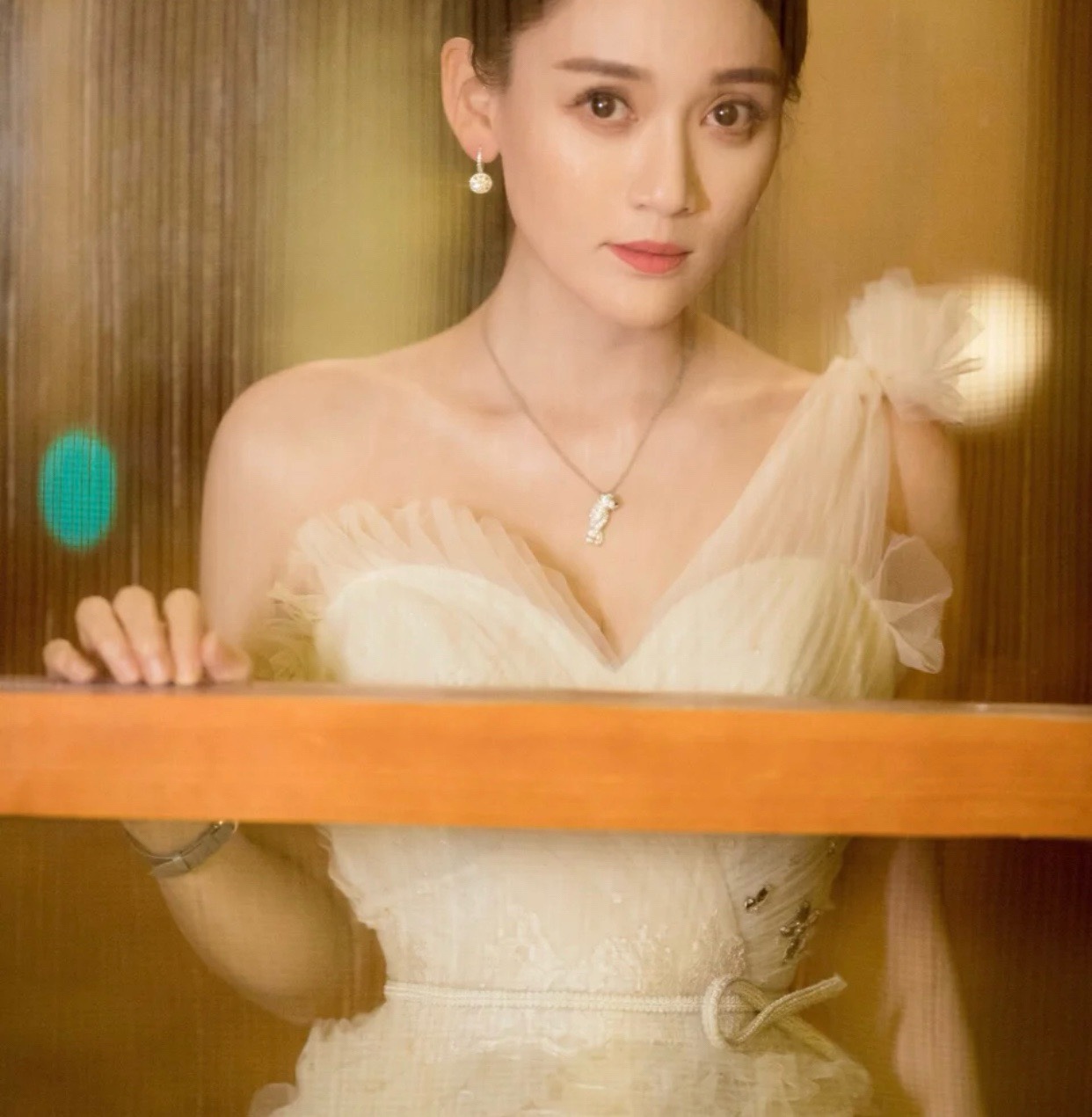 
A4812 👑【纯银版】 卡家 豹子 满钻 项链出货 经典贵族范儿、奢华满钻抚媚豹子设计 独家实拍 🔍