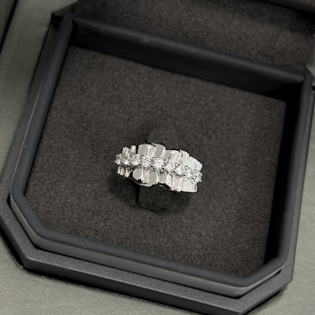 A4883 👑大牌 新款 百褶裙 单排钻 戒指💍 高端定制 S925纯银镶嵌天然碧玺 高级 微镶工艺 奢