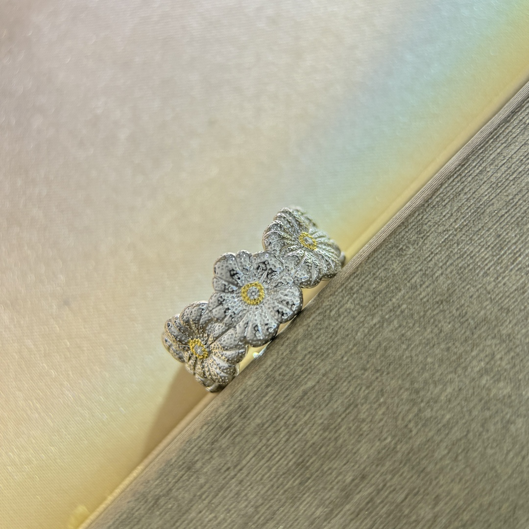 
A4886 👑爆款 中古系列🌼Vintage 小雏菊 拉丝戒指，绽放指尖的复古浪漫每一次佩戴，都是一次