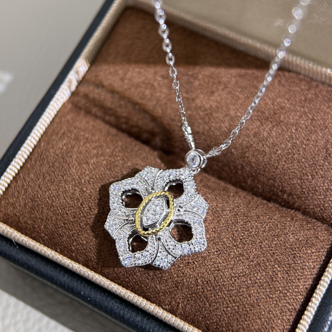 布契拉提 新款 复古歌剧院布契风中古风 四叶草项链 白金拼黄金色镂空设计 高级意大利宫庭风 925纯银 18k金镶嵌7A高碳钻 复古美 9