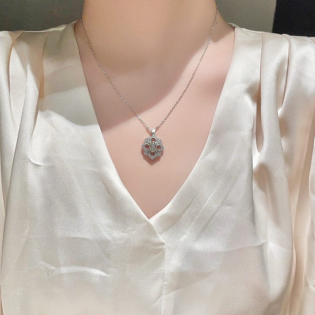 布契拉提 新款 复古歌剧院布契风中古风 四叶草项链 白金拼黄金色镂空设计 高级意大利宫庭风 925纯银 18k金镶嵌7A高碳钻 复古美 6