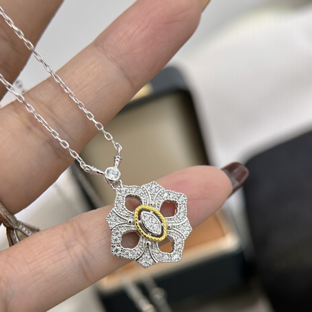 布契拉提 新款 复古歌剧院布契风中古风 四叶草项链 白金拼黄金色镂空设计 高级意大利宫庭风 925纯银 18k金镶嵌7A高碳钻 复古美 4