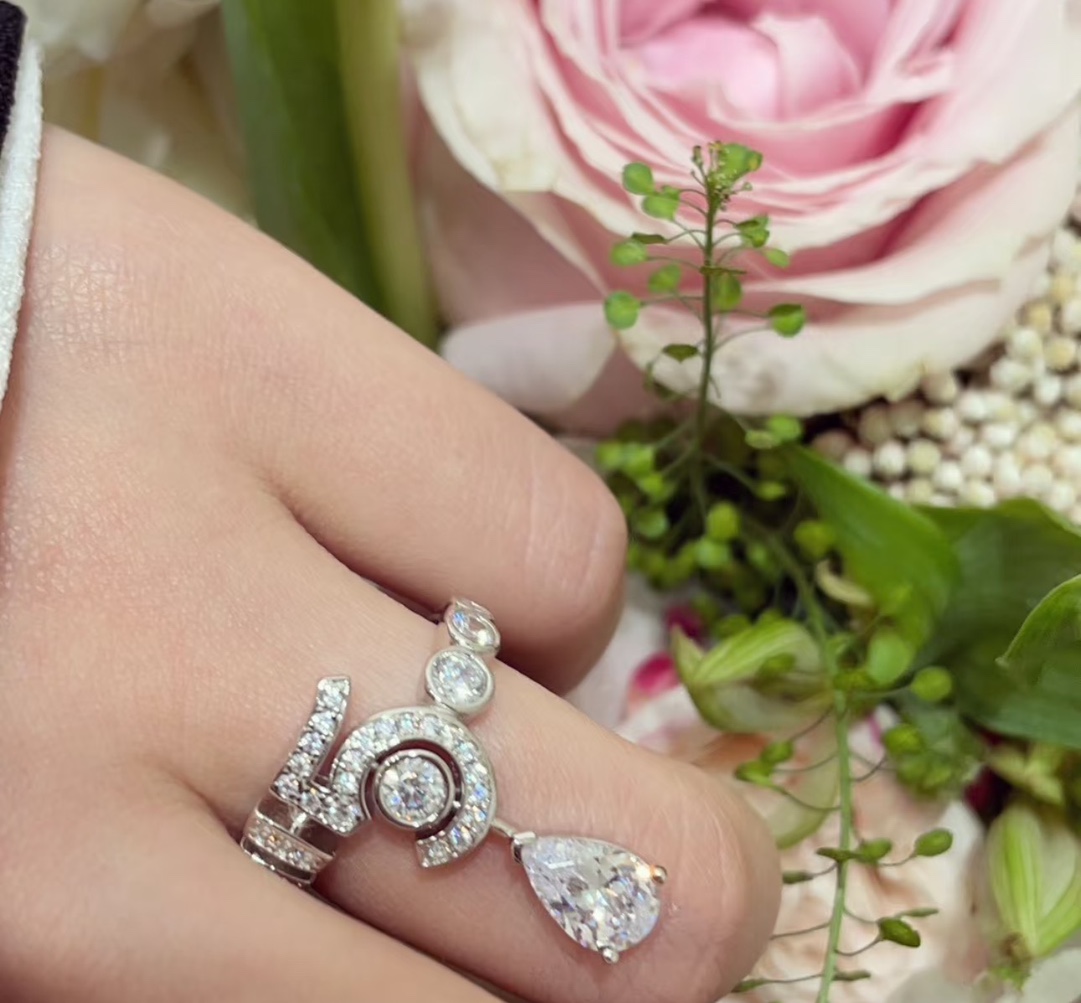 Chanel luxury ring 6