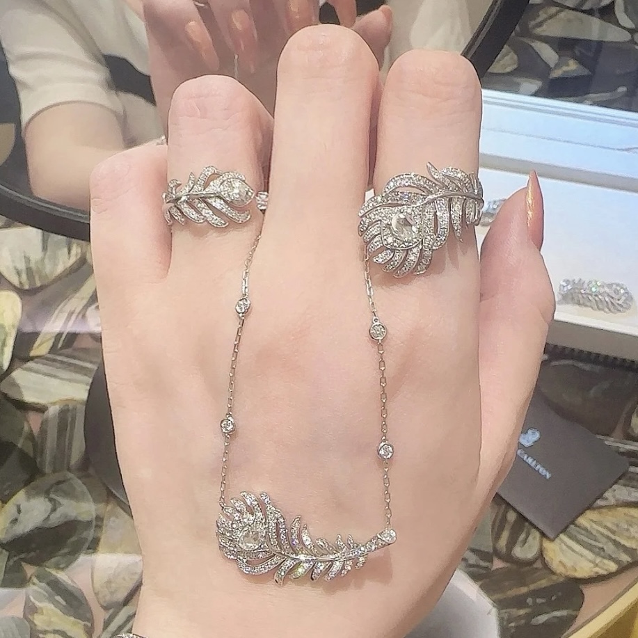 
A5089  👑 宝诗龙 爆款 【走近柯学】同款 羽毛 单钻 满天星 项链 通体纯银镶嵌AAAAA级高