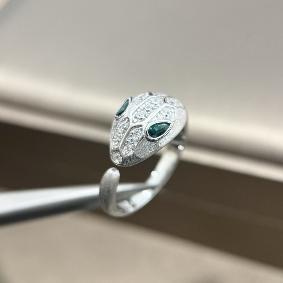 
A4987 👄设计师款 灵蛇系列 红宝石眼睛 拉丝 磨砂开口戒指 手工手抛 完全无死角 市面最高版本 