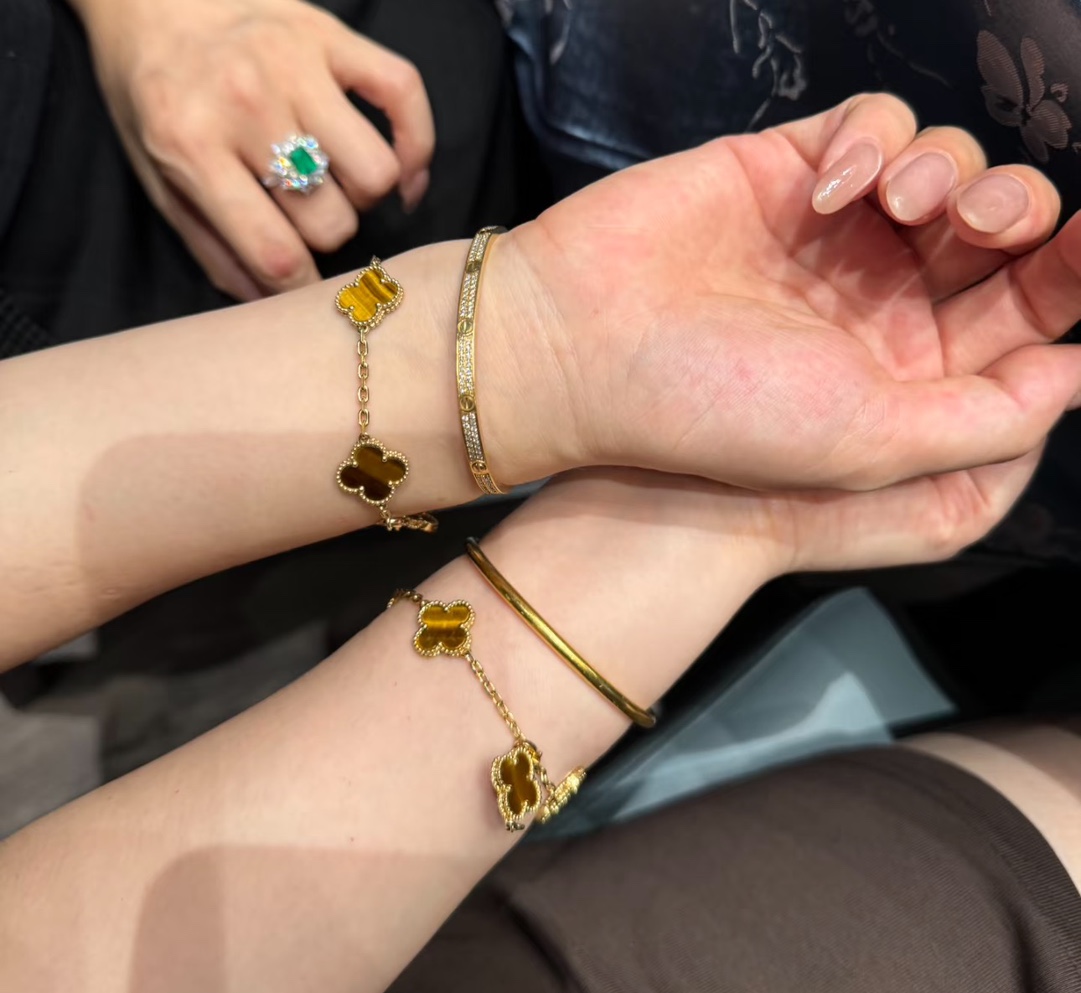 A5210 👄梵家限量版 金灿灿渐变 虎眼石 五花手链 每个角度都是不同的颜色 天然虎眼石 每颗都是独一