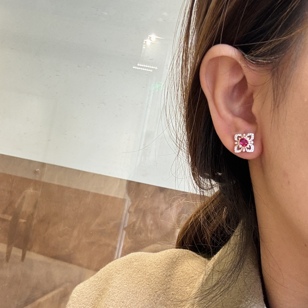 
A3897👄布契风 新款 复古风  鸽子蛋 红宝石 四叶草 耳钉 高级意大利宫庭风 高端925纯银 1