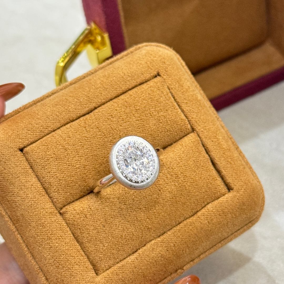 
A5343  👑 【仿真钻】鸽子蛋 钻石💎拉丝 戒指用钻石的切割工艺来切割人工钻，一定要入了去感受一下
