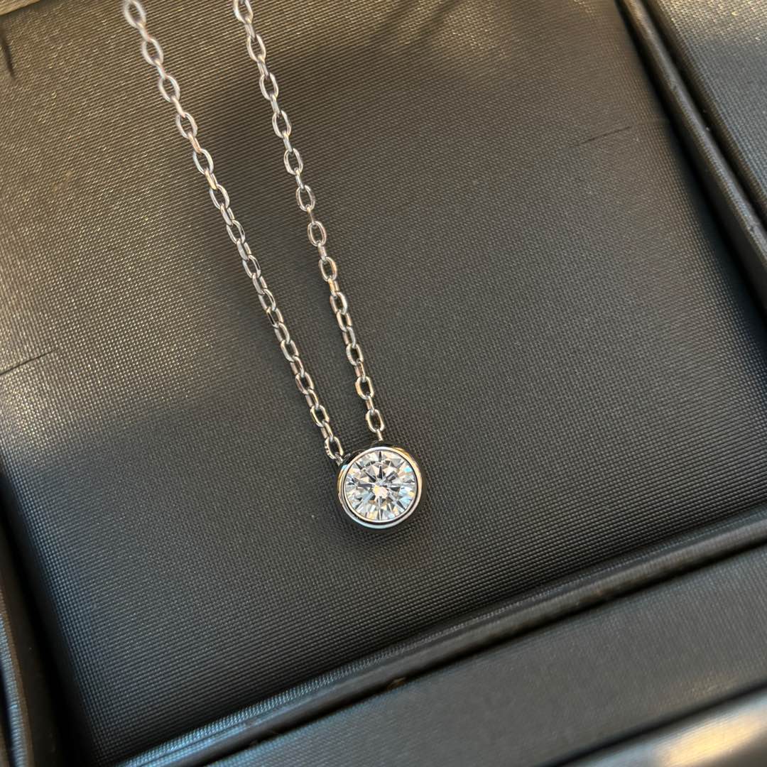 👑T家 经典叠戴 单钻 一克拉 小气泡项链 【经典百搭，任何着装都能驾驭】采用德国进口材质，特别推荐，上