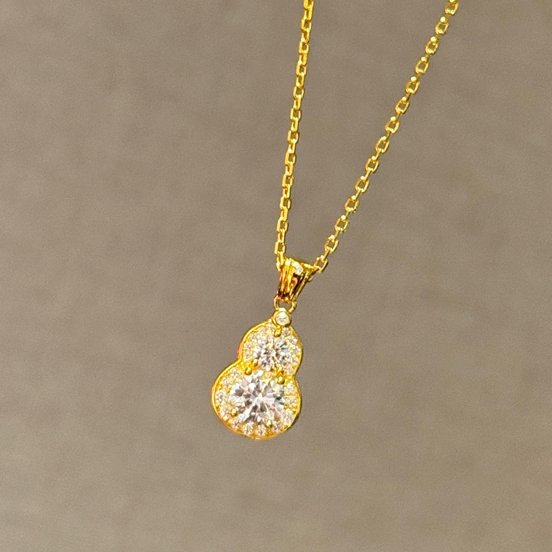 
A5382 👑国风潮流 纯银高端定制 今年最流行的 葫芦 圆钻 项链 通体S925镶嵌7A高碳钻 高端