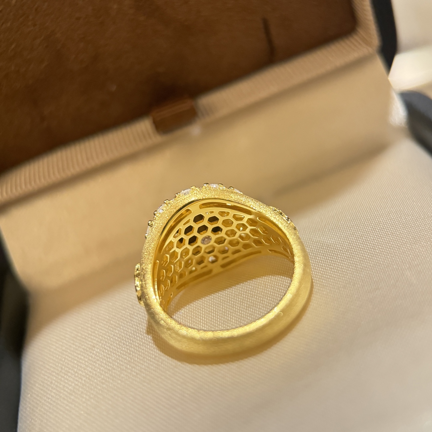 
A5477 👑 中古系列 复古风 虎眼石 双排钻 拉丝 黄金戒指 立现惊喜🎉 非常精工 进口S925纯