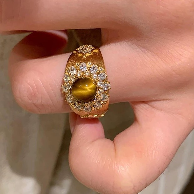 
A5477 👑 中古系列 复古风 虎眼石 双排钻 拉丝 黄金戒指 立现惊喜🎉 非常精工 进口S925纯