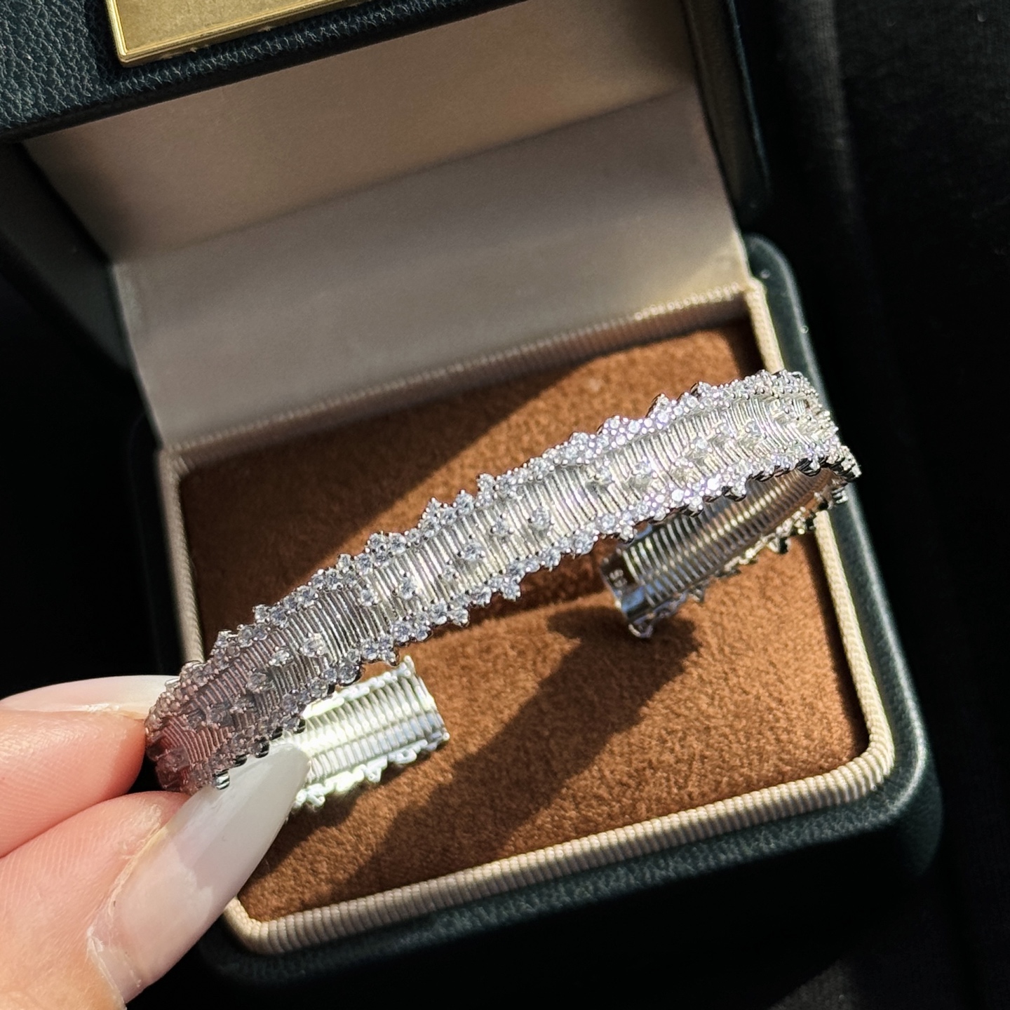 A5536 👑独立设计师款 火爆🎉时尚圈 精致 波浪形 中古风 拉丝 点钻 手镯 高端定制925纯银微镶