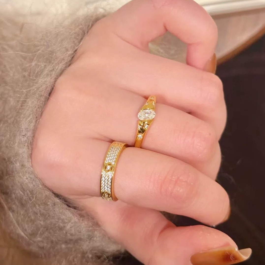 A5588 👑 古法黄金工艺 新品 招财 铜钱 磨砂 三排钻戒指 细节超级在线别特适合日常佩戴 喜欢的小
