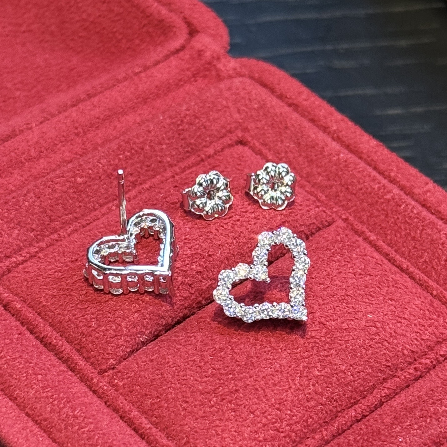 Elegant Heart Stud Earrings with Sparkling High-Carbon Diamonds in 925 Silver 9 i1740916637986 7369 0 5