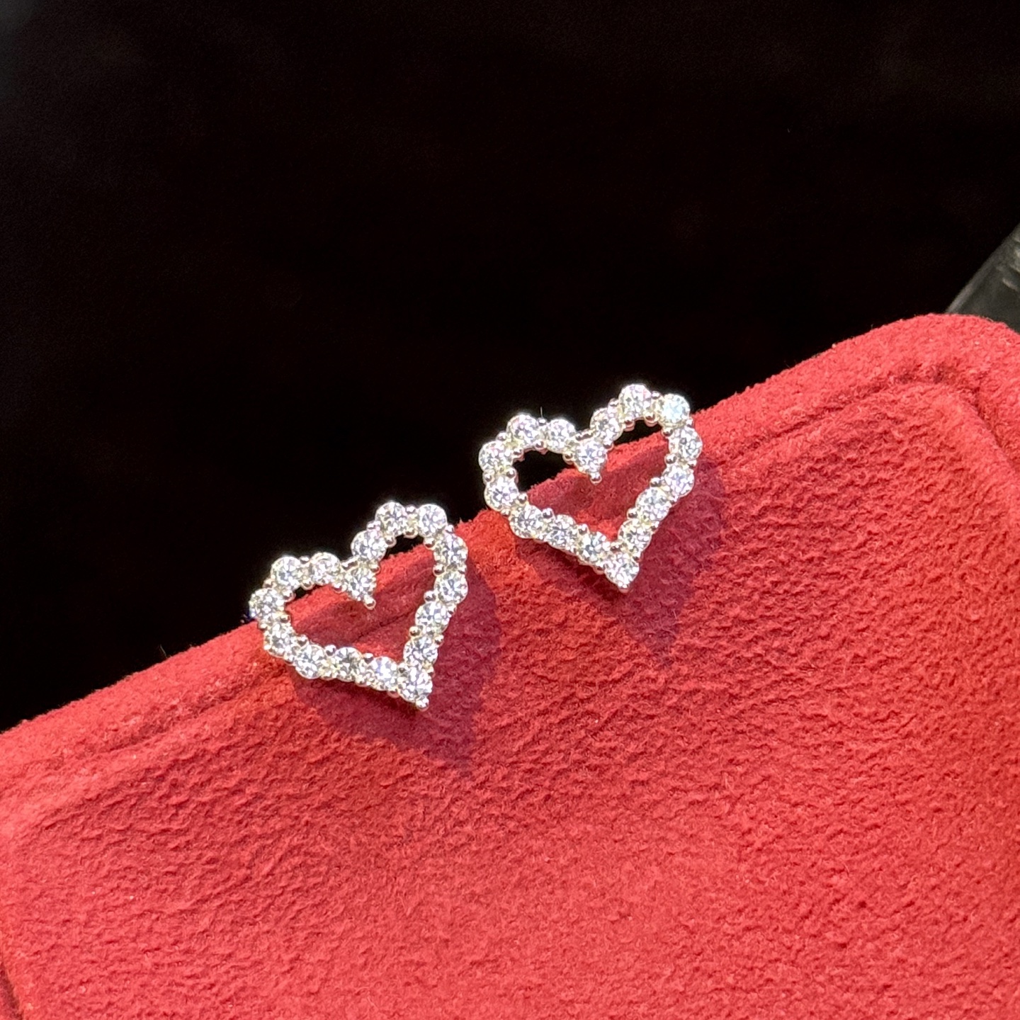 Elegant Heart Stud Earrings with Sparkling High-Carbon Diamonds in 925 Silver 7 i1740916638185 9521 0 2