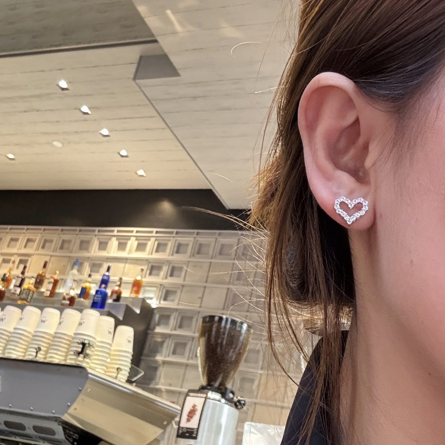 Elegant Heart Stud Earrings with Sparkling High-Carbon Diamonds in 925 Silver 4 i1740916639935 1472 0 7