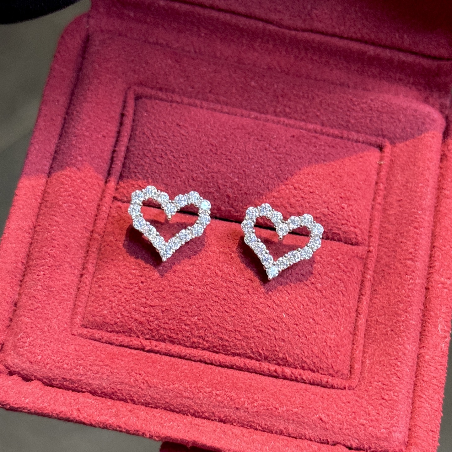 Elegant Heart Stud Earrings with Sparkling High-Carbon Diamonds in 925 Silver 6 i1740916639938 9683 0 1