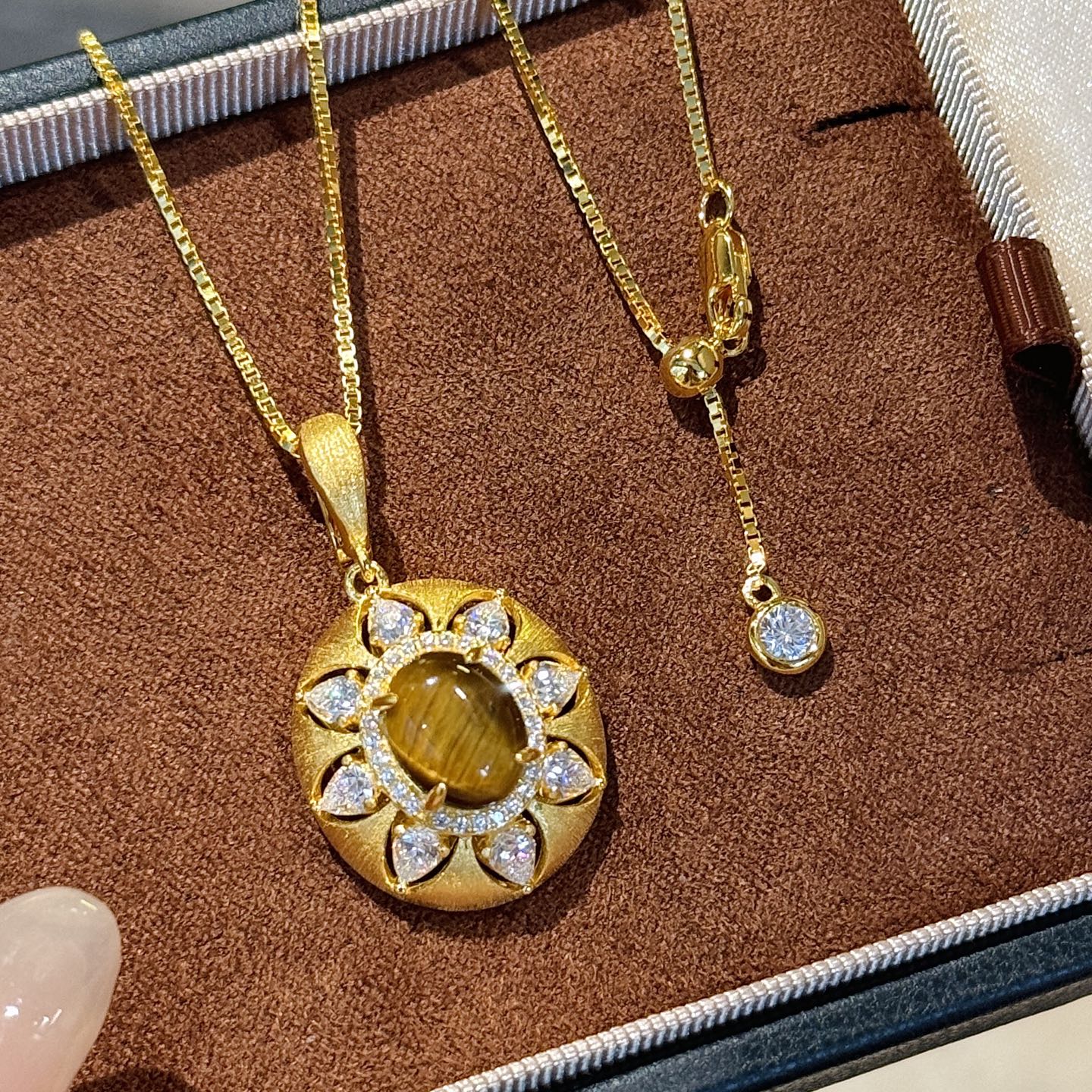 
A5627  👑 中古系列 复古风 虎眼石 拉丝 水滴钻 黄金项链 立现惊喜🎉 非常精工 进口S925