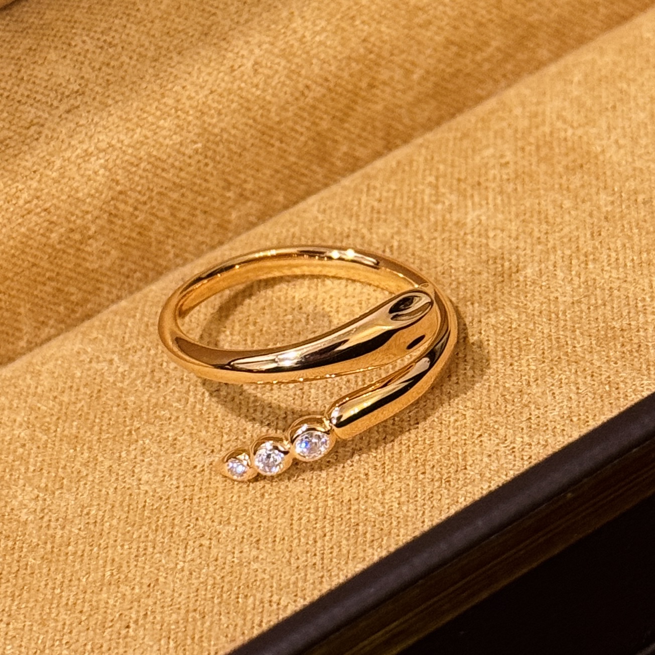  
A5655 👑 独立设计师爆款 中古 欧美风 蛇形 开口戒指 惊艳到这个戒指💍这就是那种一眼就能捕获