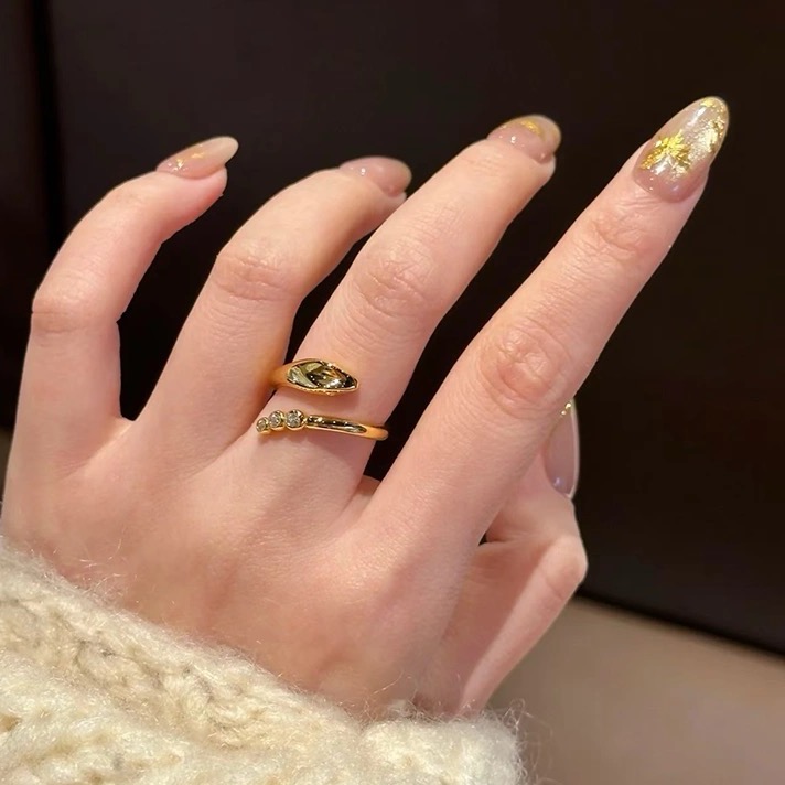 
A5655 👑 独立设计师爆款 中古 欧美风 蛇形 开口戒指 惊艳到这个戒指💍这就是那种一眼就能捕获