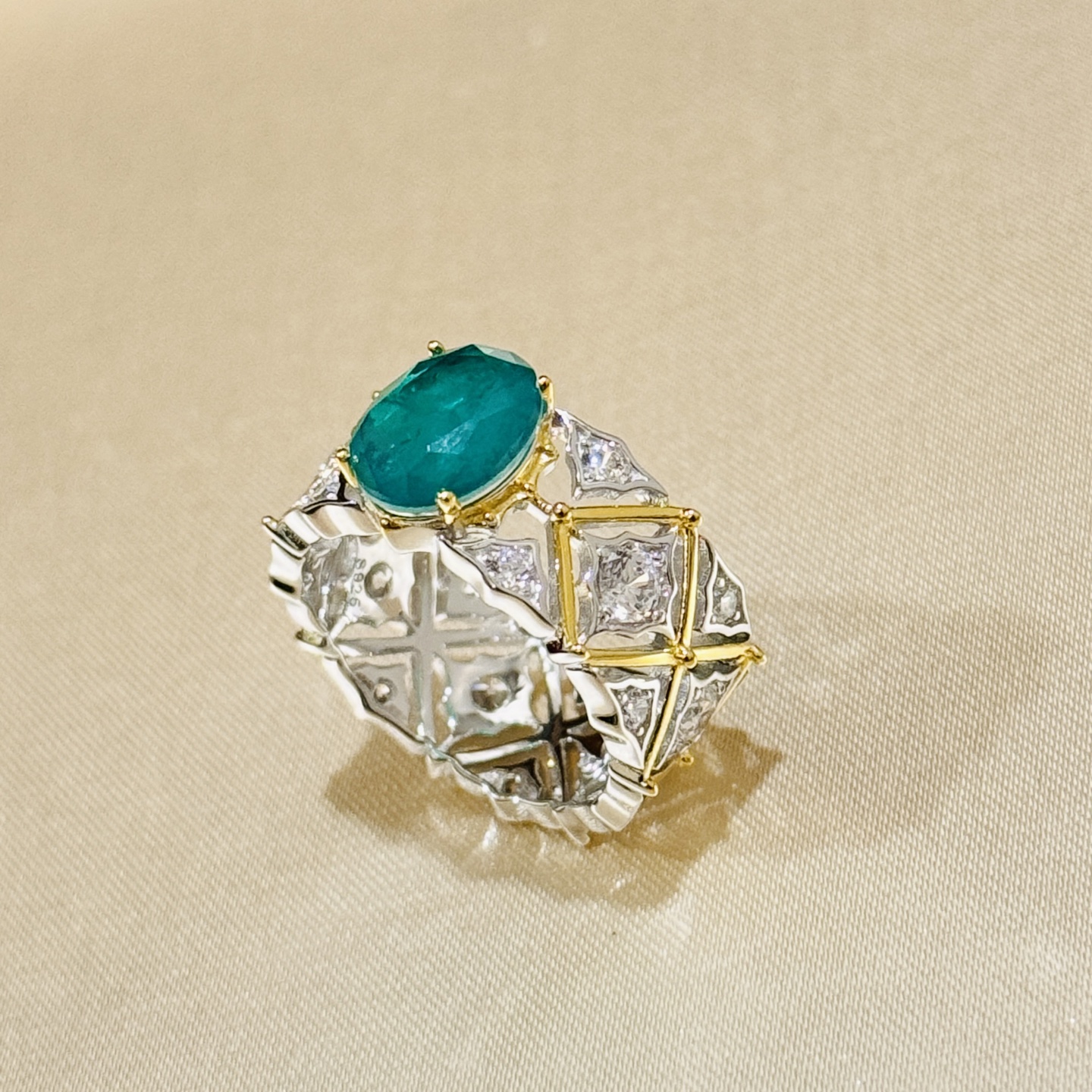 
A3395 👑 新款 帕拉伊巴 霓虹绿 交叉 分色戒指💍 ～通体925纯银材质打造完美搭配 18k 厚