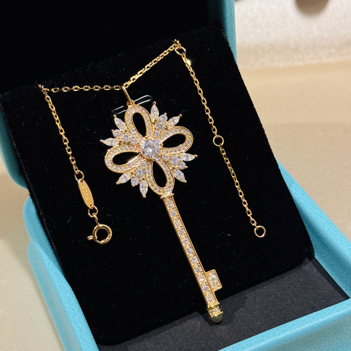 NO:114401,New Victoria Snowflake Large Keys High-Carbon Diamonds Selected High-Carbon Diamonds Electroplatinum Thick Gold Super versatile classic works Electroplating Thick Gold Rose Gold, jewelry boutique19860909新款 维多利亚 雪花 大号钥匙 高级定制 精选高碳钻 电镀铂金 厚金 超百搭的经典著作 电镀厚金 玫瑰金,饰品精品,Jewelry