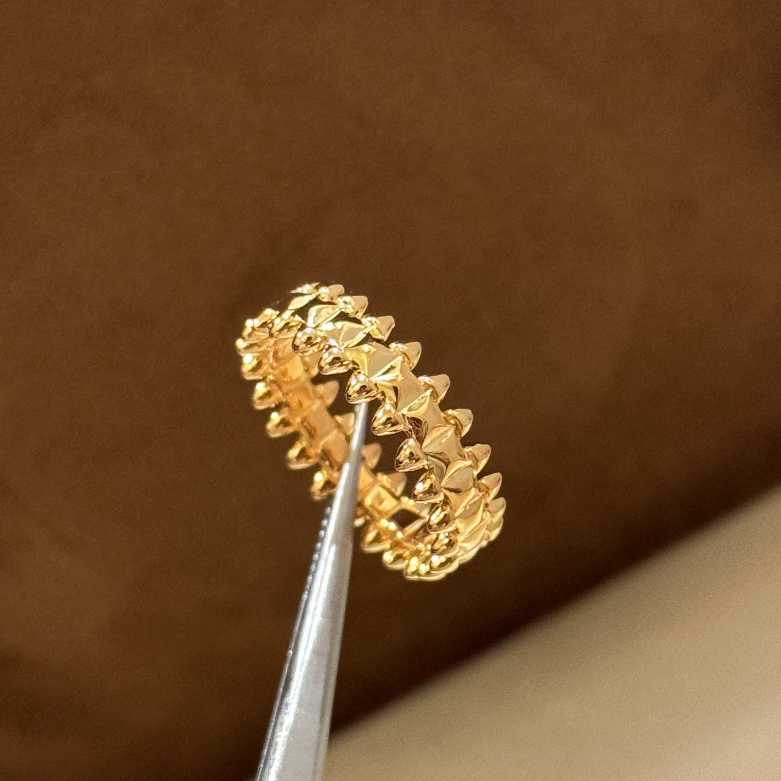
A5670 👑新版 柳钉 光面 戒指 最受欢迎的一 非常个性的一款。 永恒经典 近年来很火 高端 S9