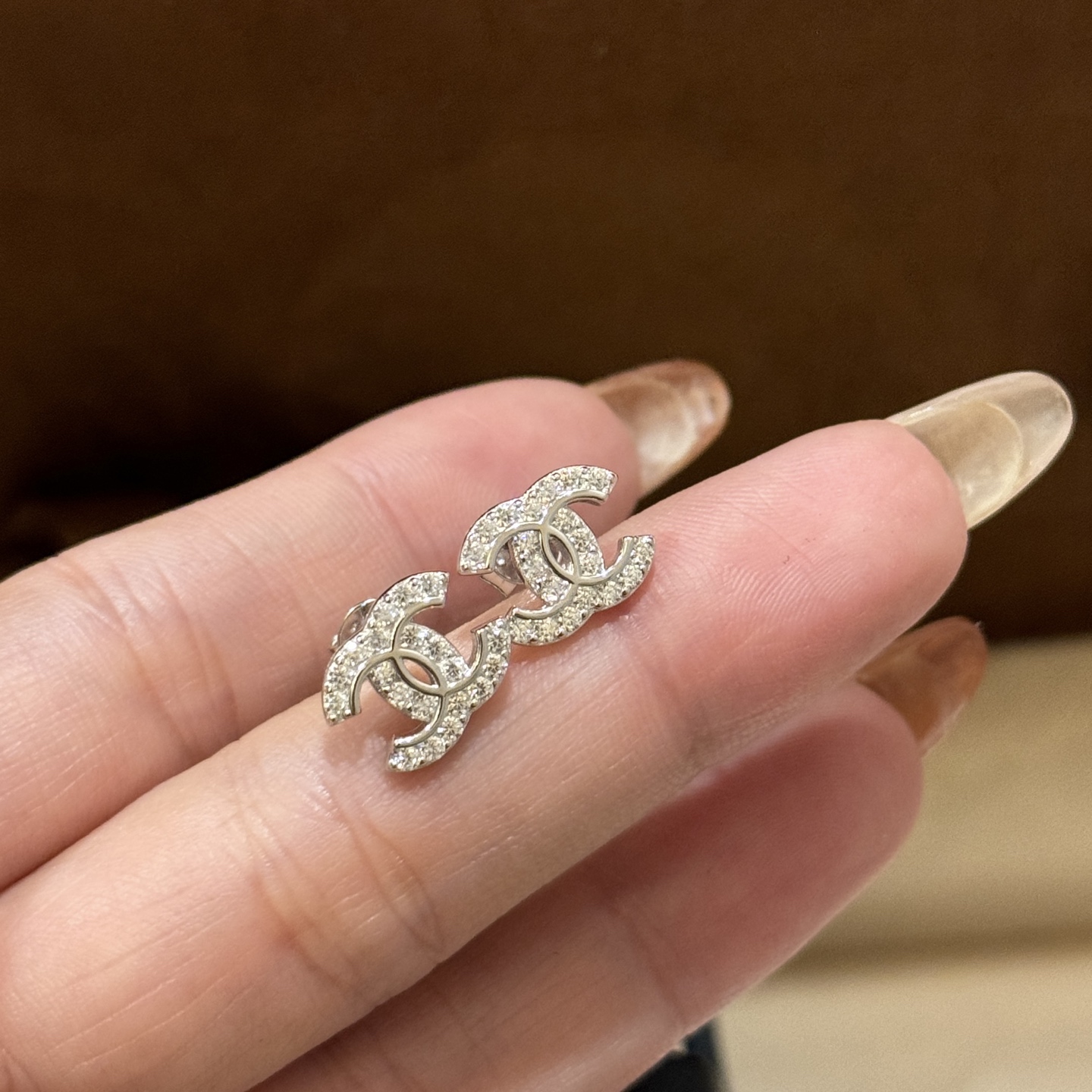 
A5681 👄小香风 双C 小耳钉 日常百搭必不可少的一款耳钉了 超经典的一款 精致细腻 上耳超好看 