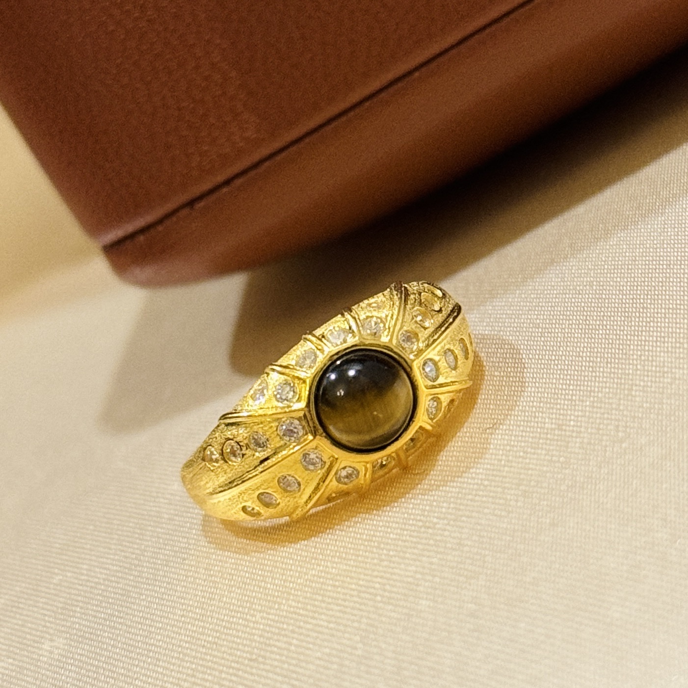 
A5482 👑 中古系列 复古风 虎眼石 拉丝 黄金戒指 立现惊喜🎉 非常精工 进口S925纯银材质 