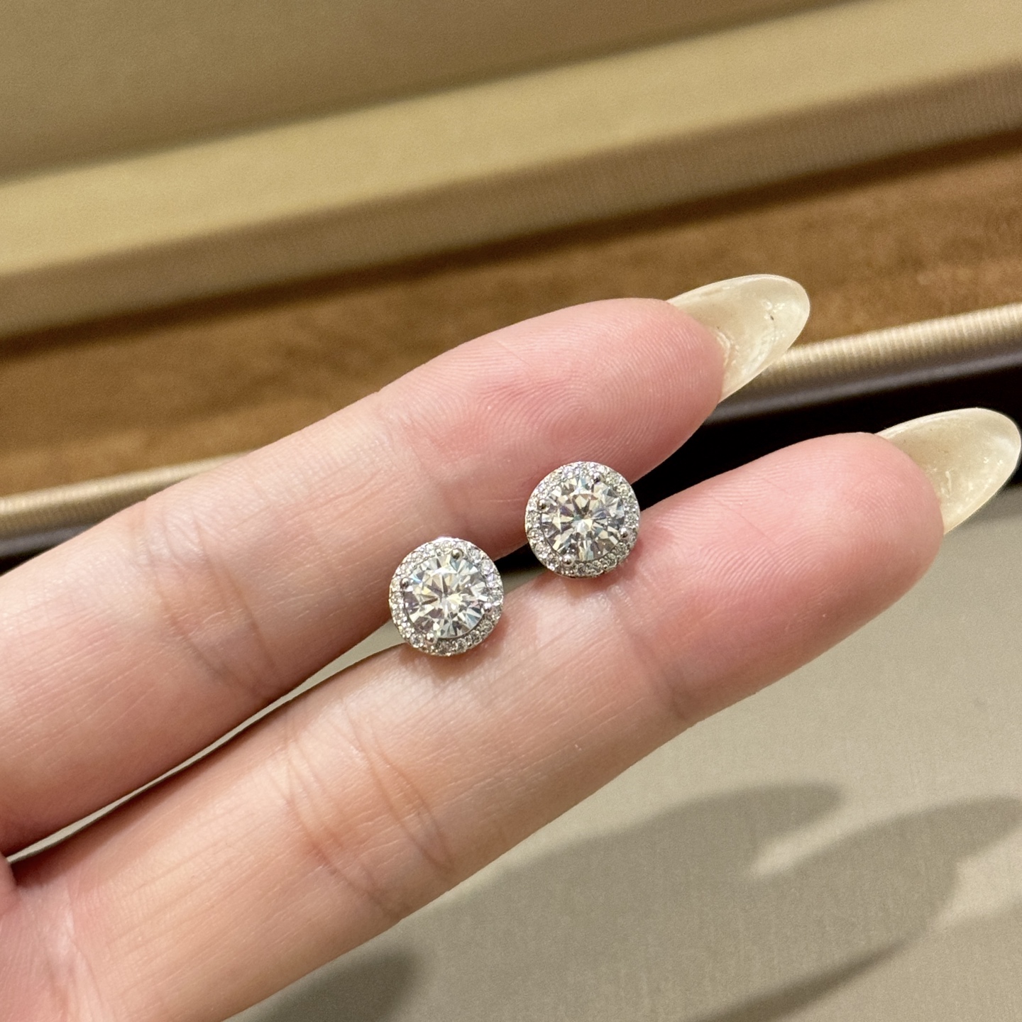 👑 T家 圆钻爆款经典 钻石 一克拉 耳钉 完美出货 原版 厚金电镀 市面最高版本 做工细节 非常到位❗