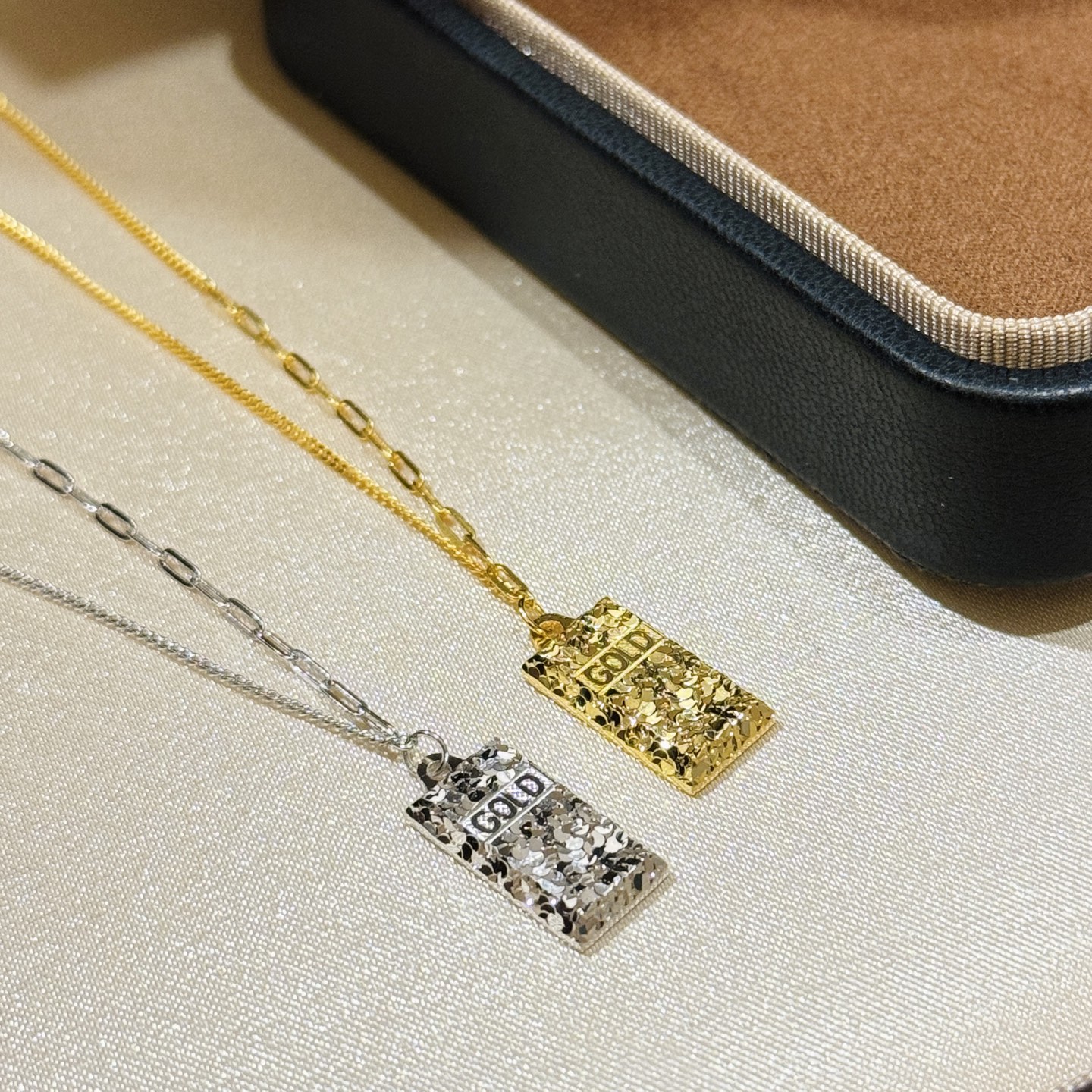 
A5862 👑 【CNC纯银版】碎碎冰 暴富 小金砖 项链 双面可戴 通体S925纯银材质打造 质感十