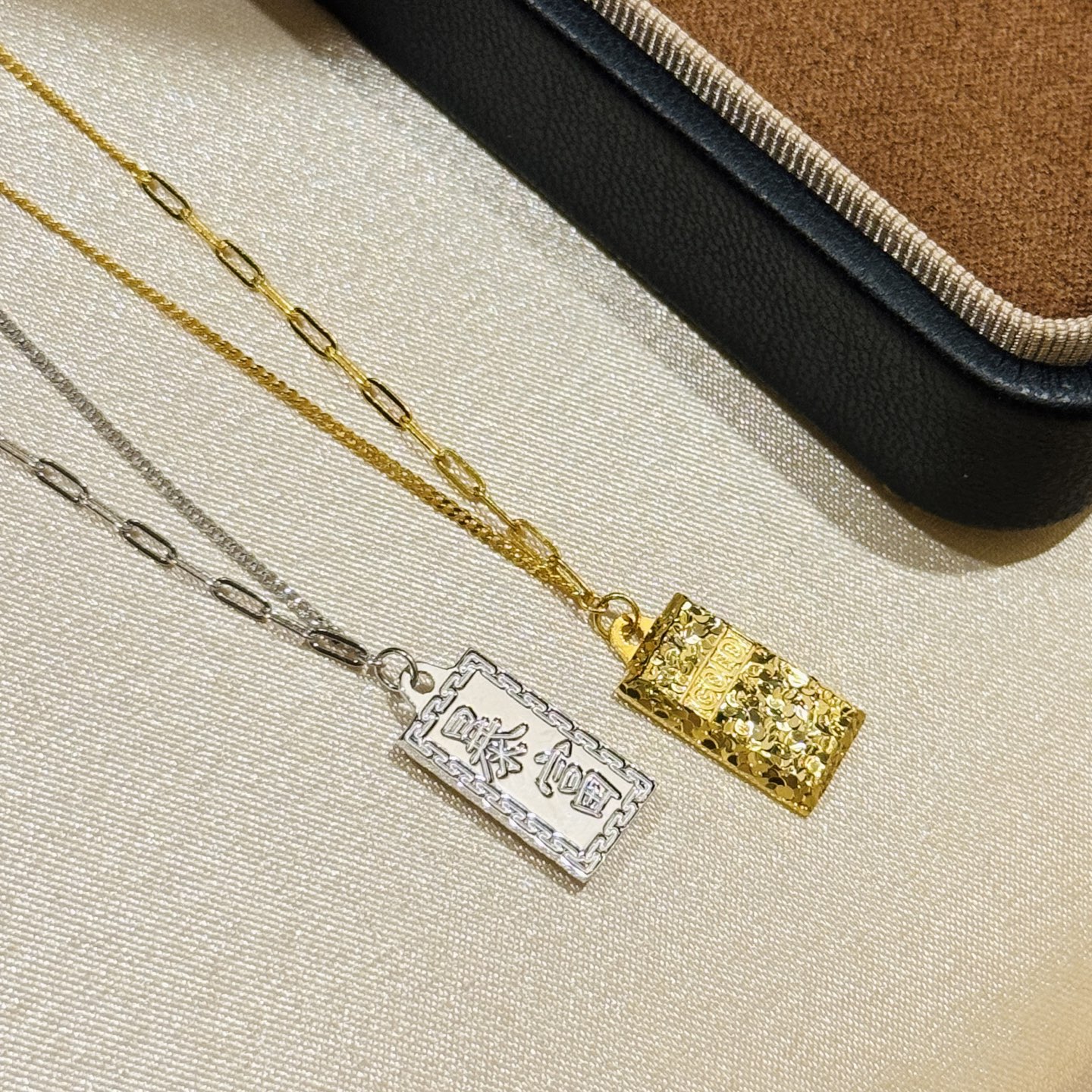 
A5862 👑 【CNC纯银版】碎碎冰 暴富 小金砖 项链 双面可戴 通体S925纯银材质打造 质感十