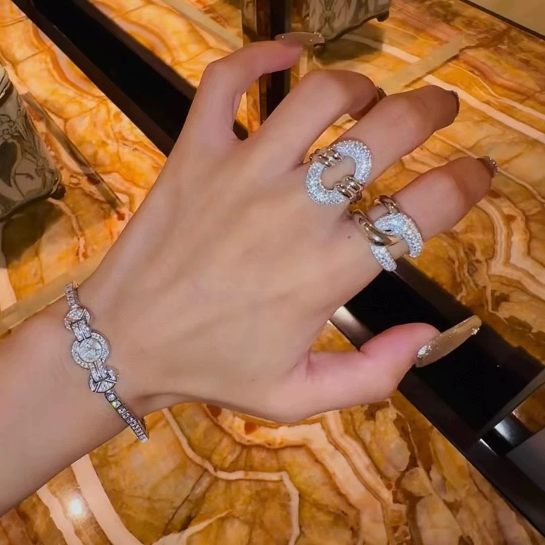 
A4389 👑 中古风 大象 金币 圆盘手链  复古高级感满钻手环 法式中古浮雕饰品 非常考验师傅的工