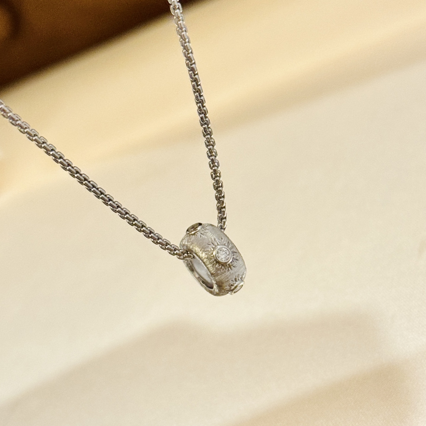 A5881 👑独立设计师款 火爆🎉时尚圈 精致 小蛮腰 六钻 拉丝 项链 高端定制手工拉丝抛光 S925