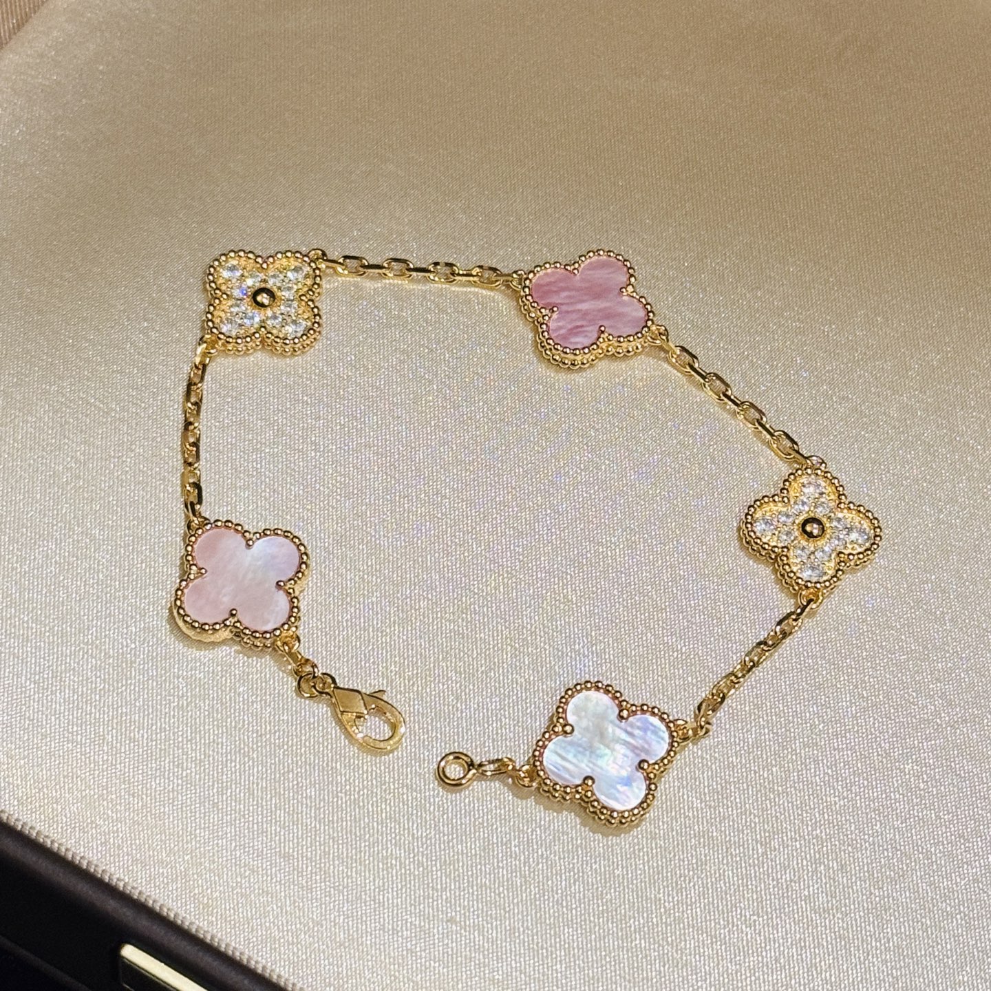 A5859 👑 女生最爱的天然粉贝 稀缺昂贵 天然 粉贝 五花 手链 太仙了🌸高品质 🍀👏高端定制925