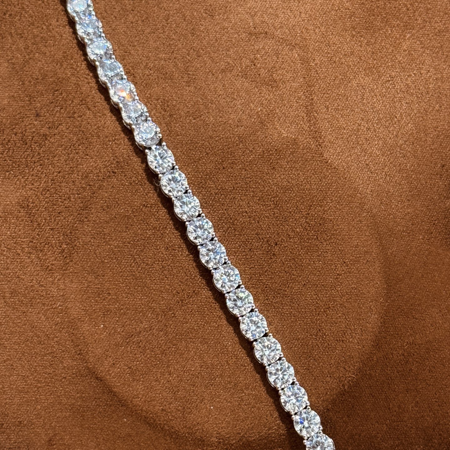 
A5937👑经典款 满钻 💎 排钻 手镶钻 手链🔹爆款手链钻直径款5mm 约17 cm 长 【超闪的钻