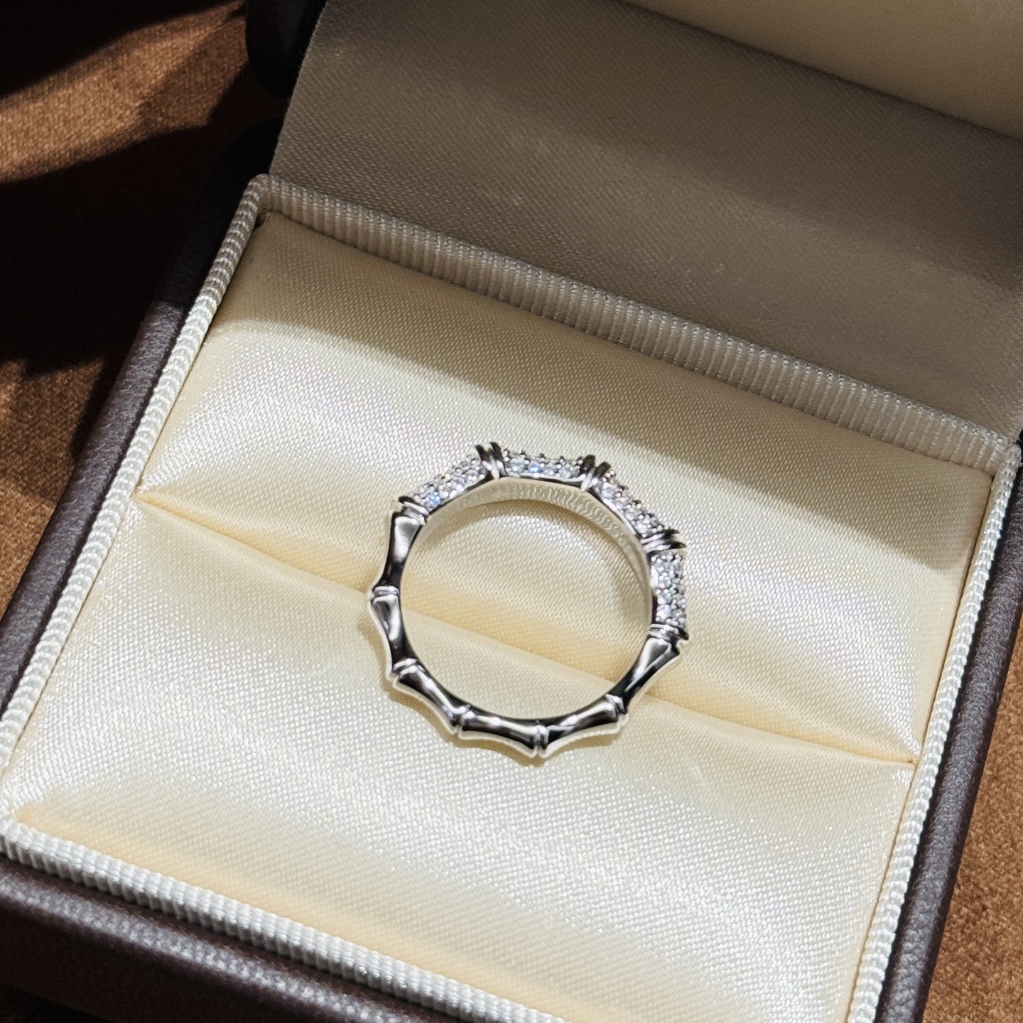 
A4231 👑独立设计师款 火爆🎉时尚圈 精致 竹节 满钻 戒指 高端定制925纯银微镶顶级工艺 18