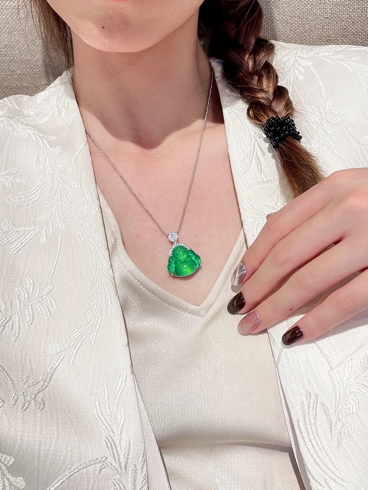 
A5984 👑母亲节礼物首选🎁 国风 😻天然 祖母绿 玉髓大肚佛 💖 佛公 项链 若有玉石雕刻件中最受