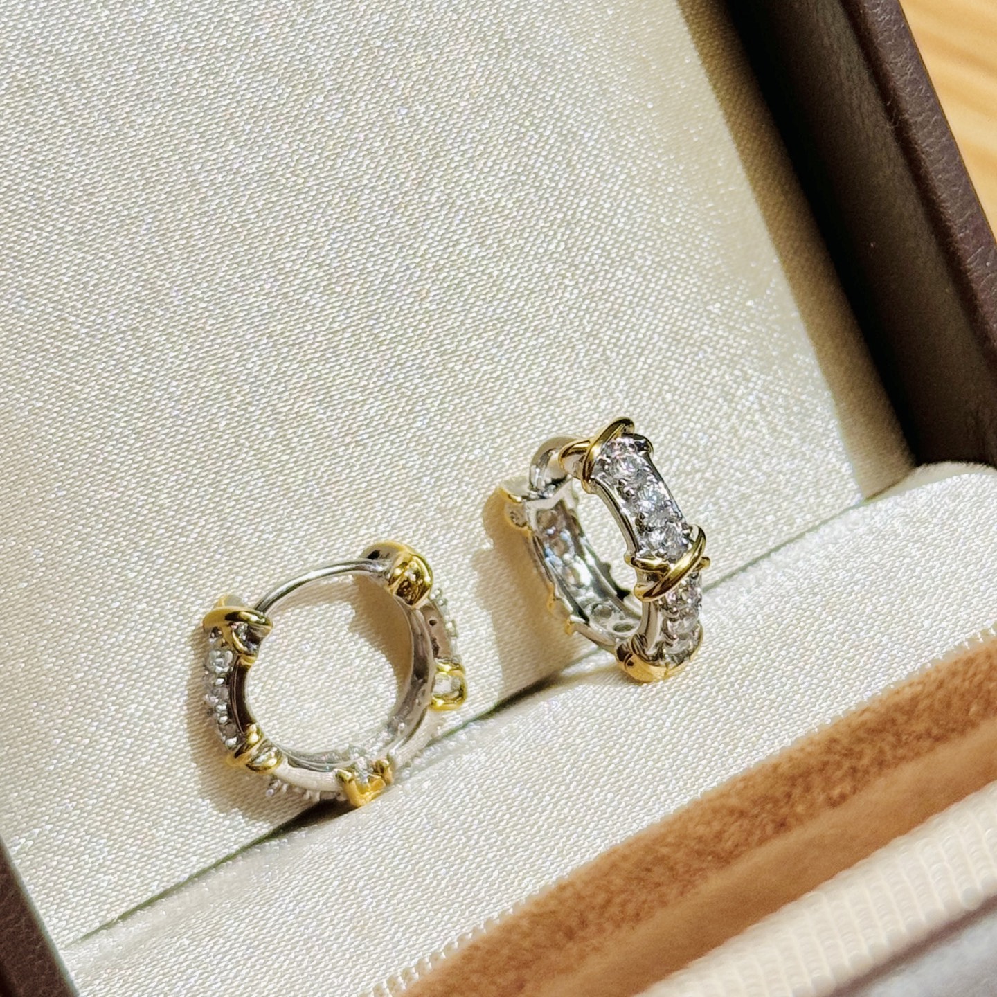 
A5139 👑T家 Schlumberger系列 交叉 分色满钻 耳拍 德国进口s925纯银镀金 抛光