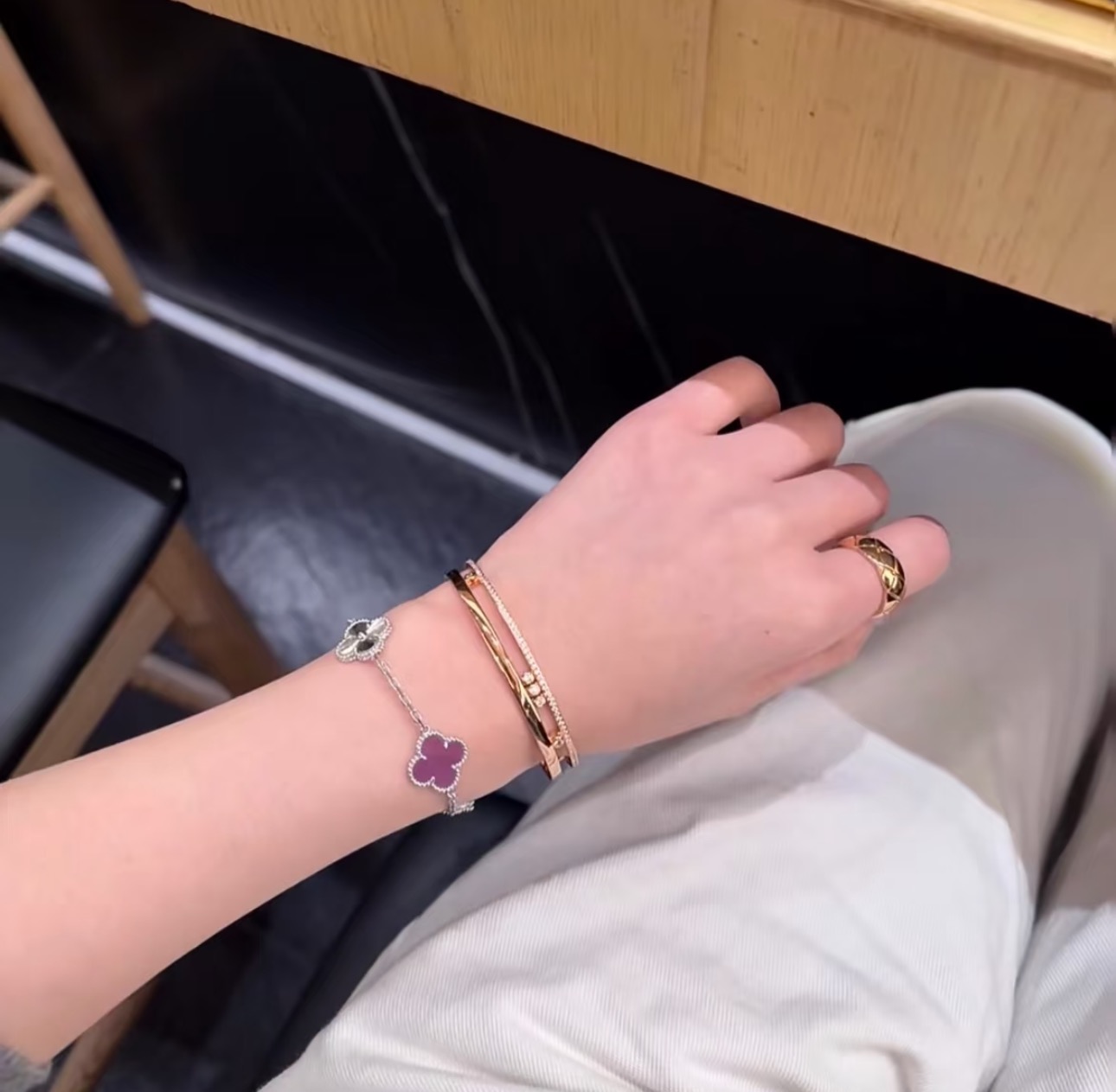 
A2589 👄梵家限量版  雕花 四叶草 紫玛瑙 五花 镭射手链 德国进口s925纯银材质电镀厚金 超