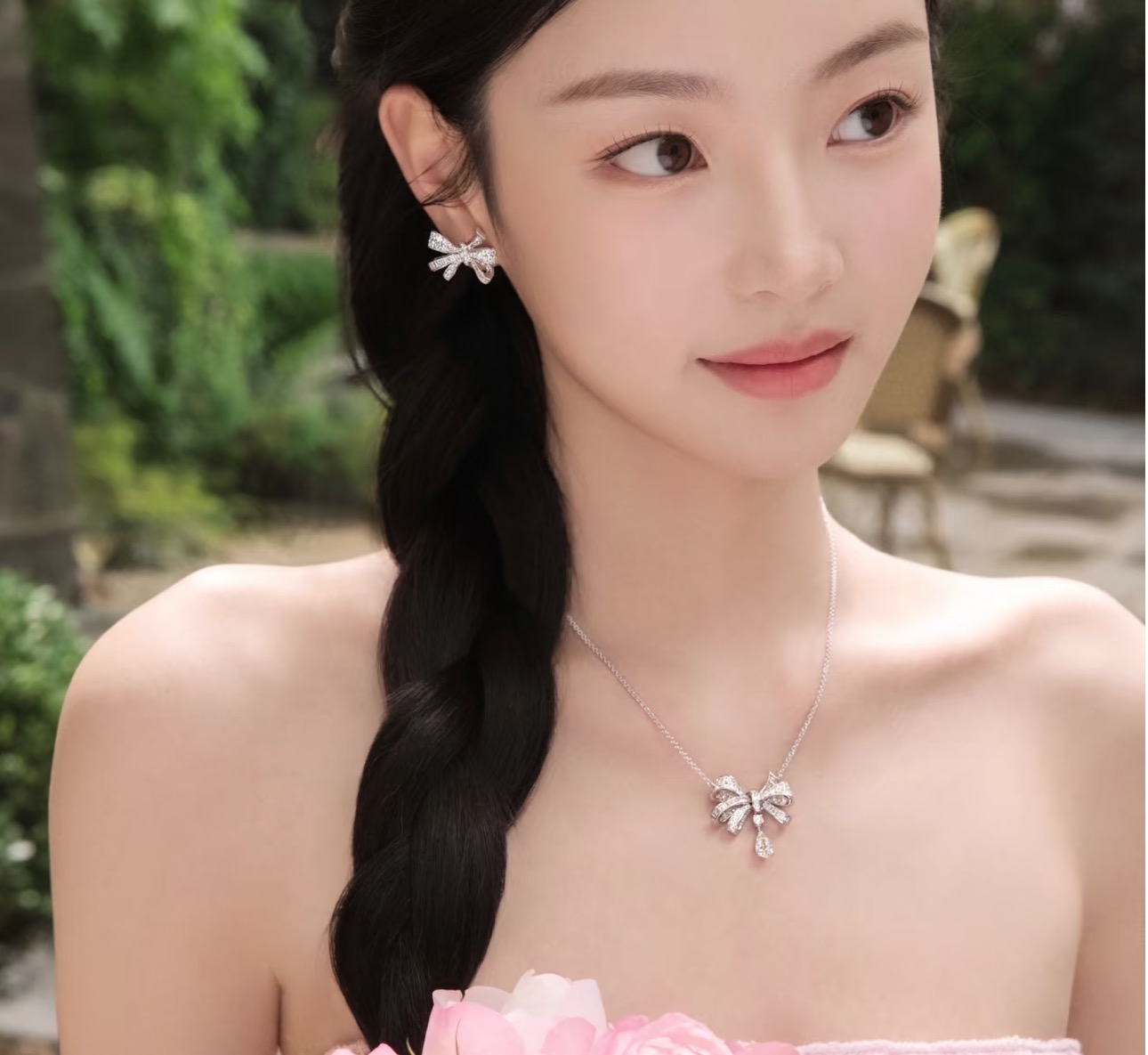 
A1744 👑格拉夫 经典款  蝴蝶结🎀 梯方钻 耳钉 激动无尽能量。✨高端定制 S925纯银材质 微